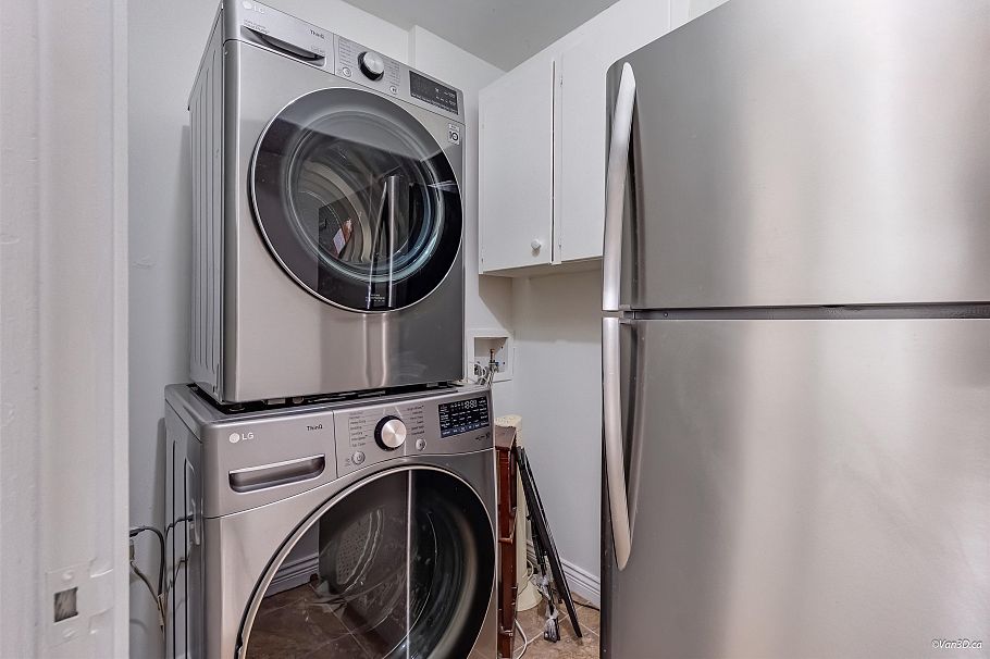 111 235 E 13th Street North Vancouver, BC - 14
