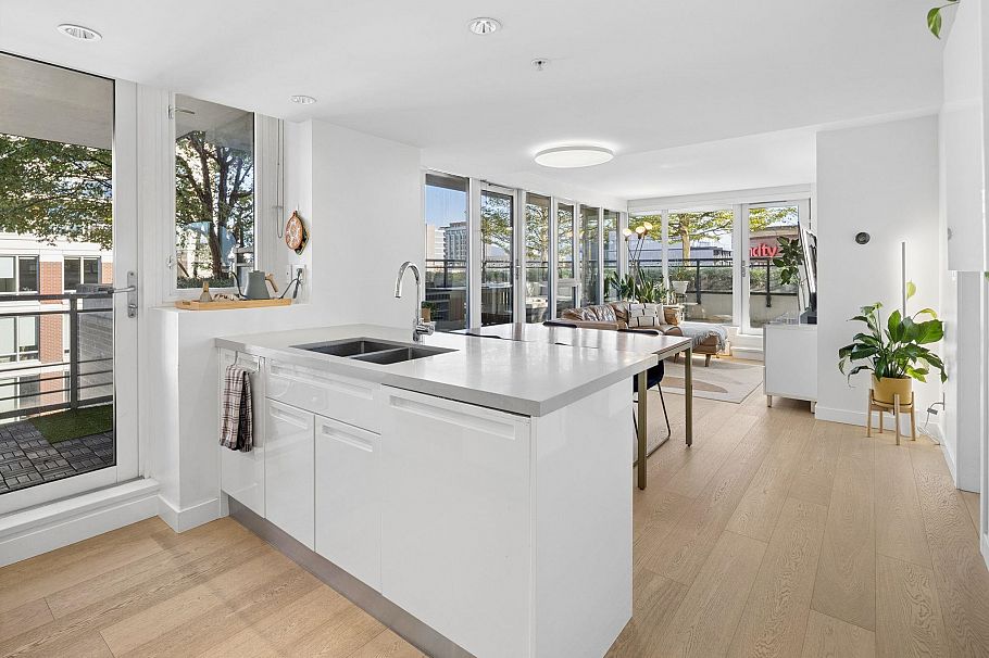 1007 188 Keefer Street Vancouver, BC - 2