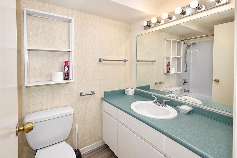 108 1535 Nelson Street Vancouver, BC - 15