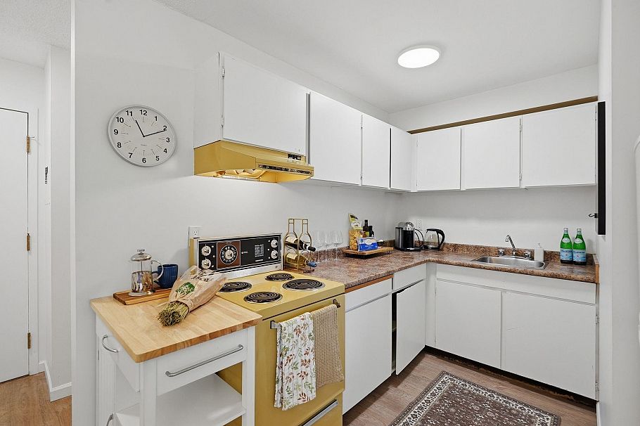 104 3465 Glen Drive Vancouver, BC - 11