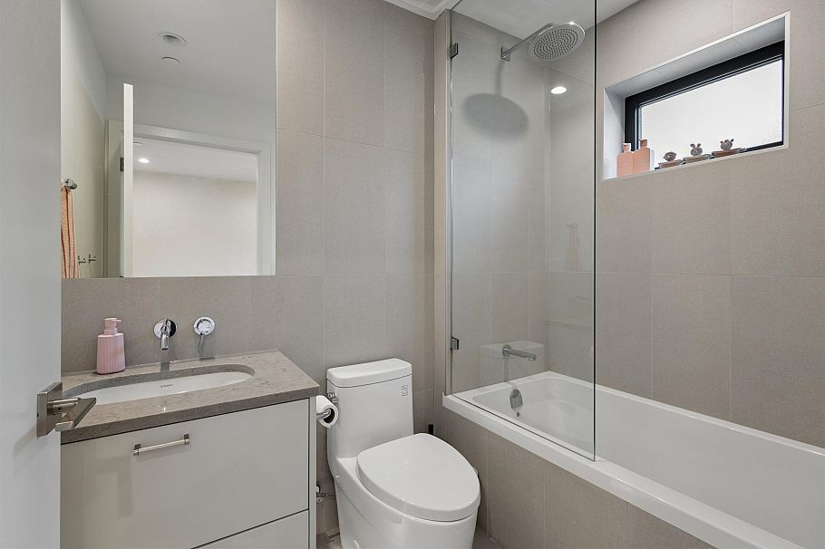 1014 E 16th Avenue Vancouver, BC - 30