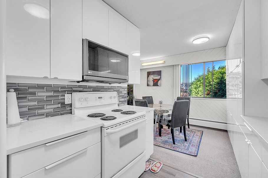 205 1610 Chesterfield Avenue North Vancouver, BC - 14
