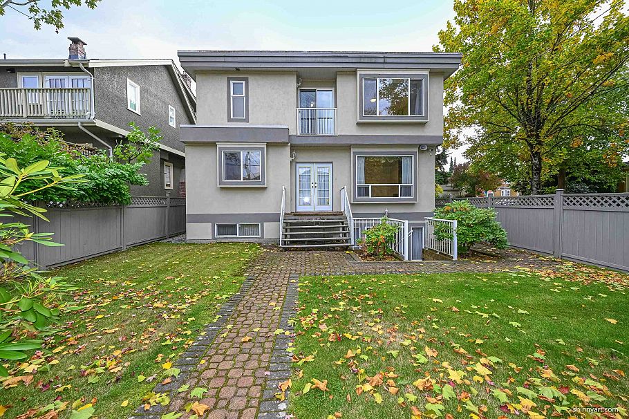 2893 W 20th Avenue Vancouver, BC - 4