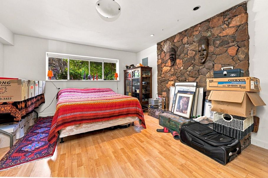 950 Tollcross Road North Vancouver, BC - 21