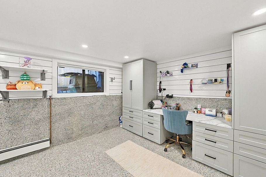 1720 Deep Cove Road North Vancouver, BC - 31