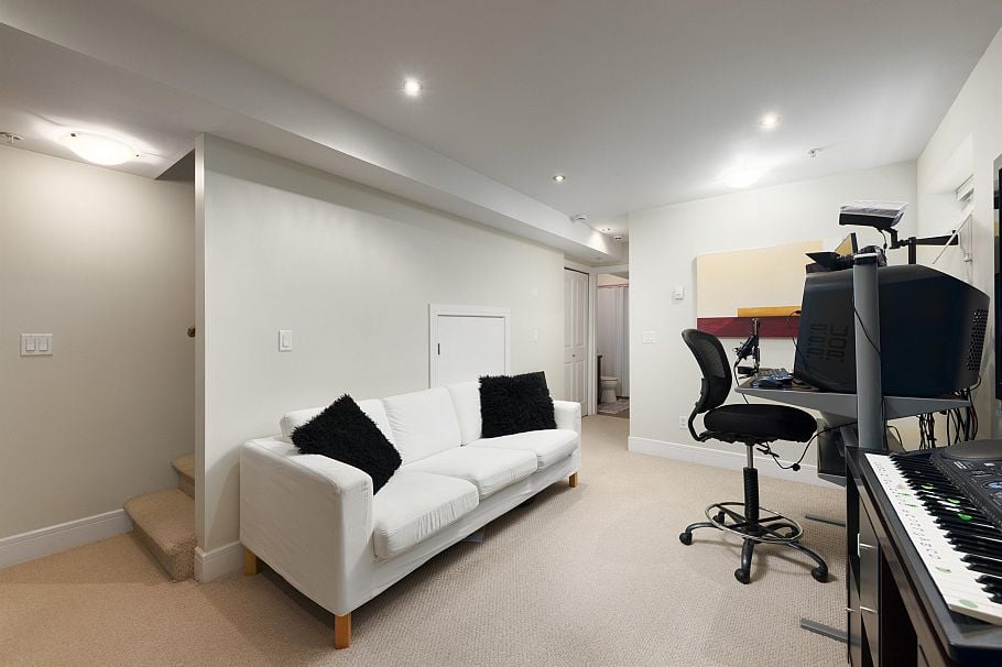 1288 E 24th Avenue Vancouver, BC - 20