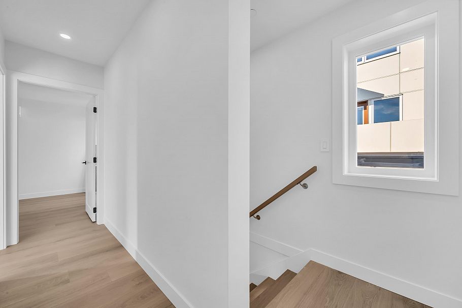 3036 E 5th Avenue Vancouver, BC - 13