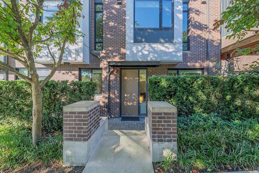7637 Yukon Street Vancouver, BC - 2