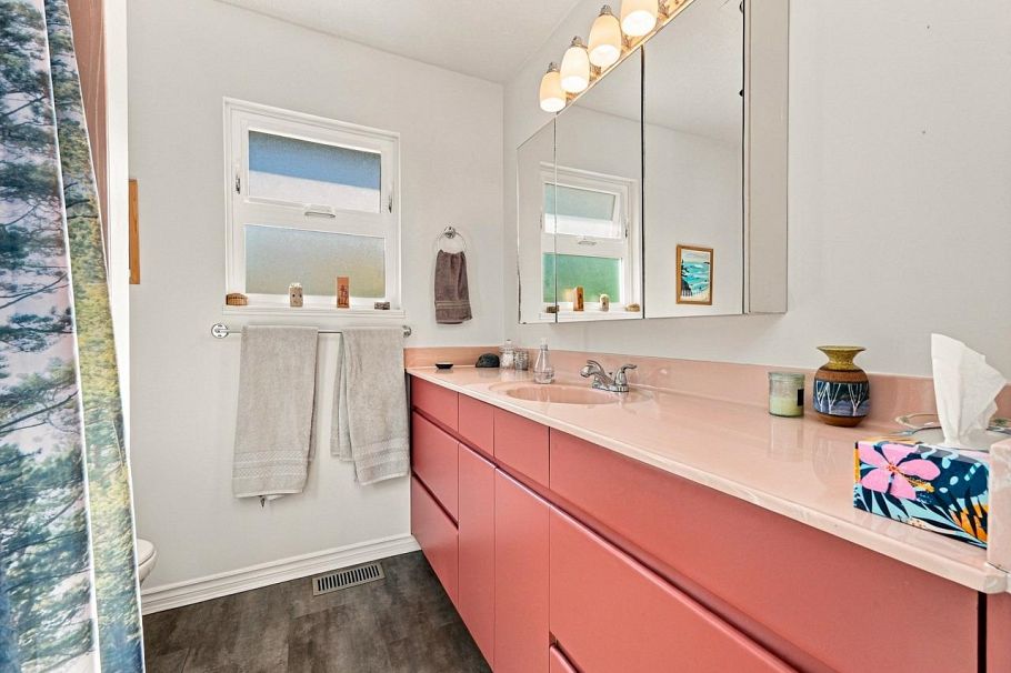 950 Tollcross Road North Vancouver, BC - 15