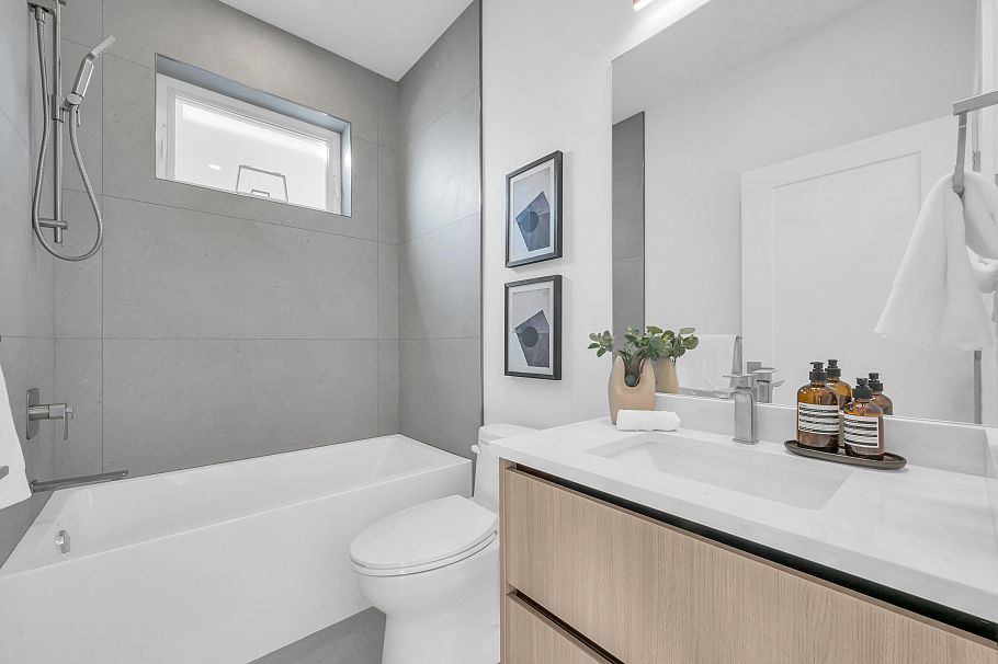 1 3034 E 5th Avenue Vancouver, BC - 18