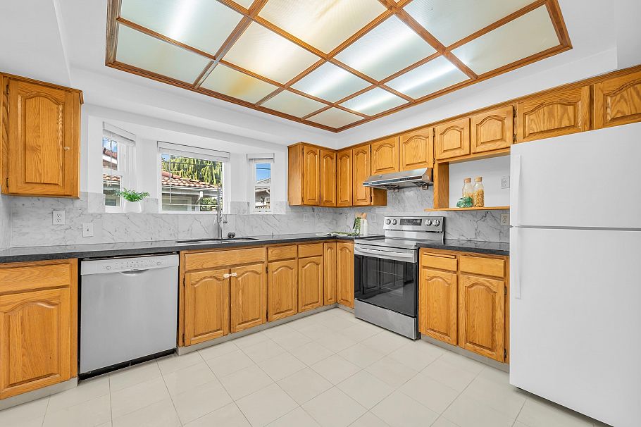 8377 Shaughnessy Street Vancouver, BC - 4