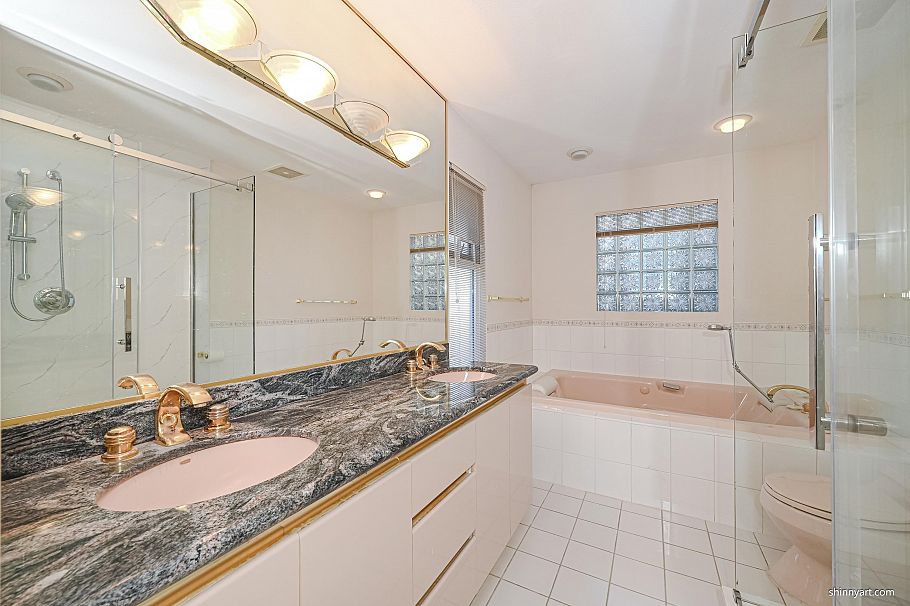 2893 W 20th Avenue Vancouver, BC - 24