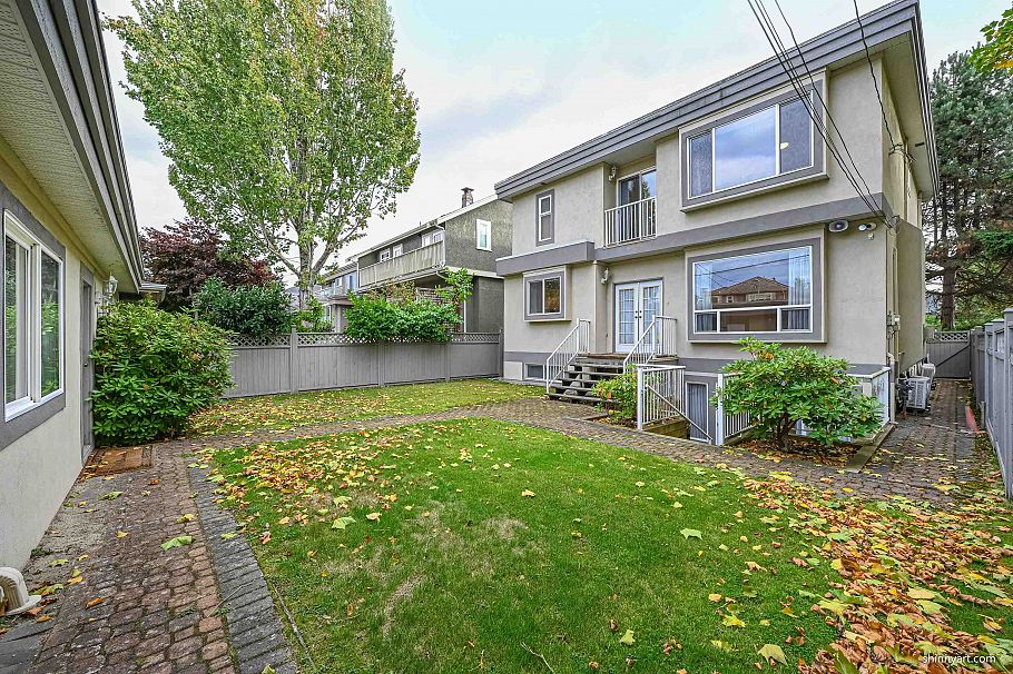 2893 W 20th Avenue Vancouver, BC - 3