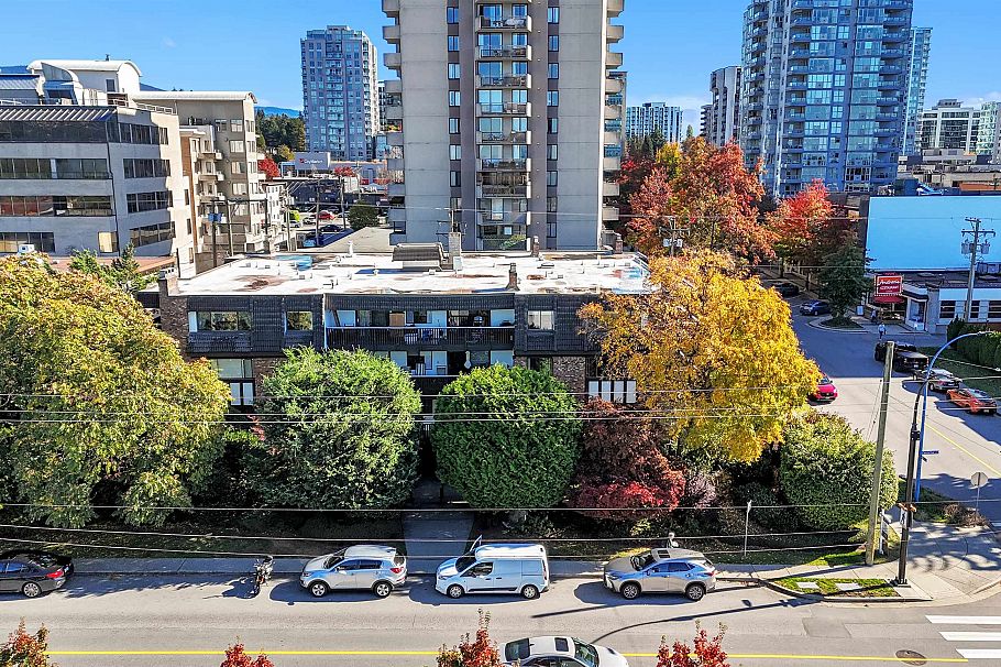 205 1610 Chesterfield Avenue North Vancouver, BC - 34