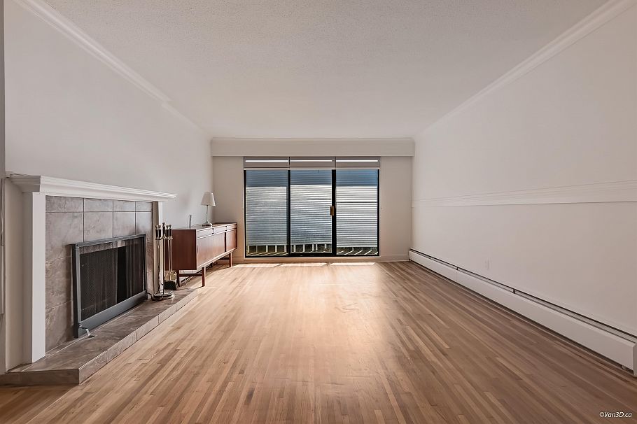 111 235 E 13th Street North Vancouver, BC - 13