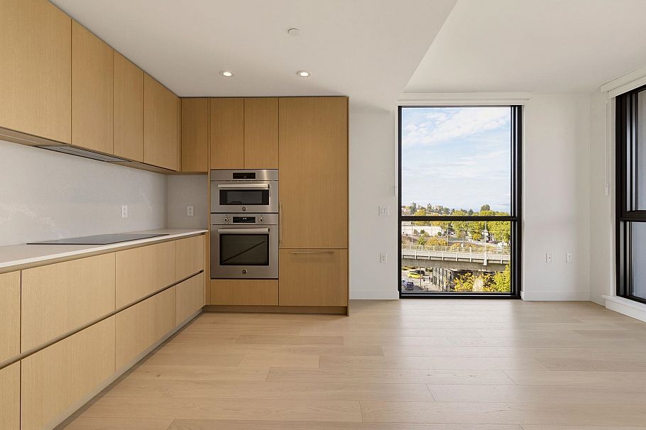 702 1530 W 6th Avenue Vancouver, BC - 4