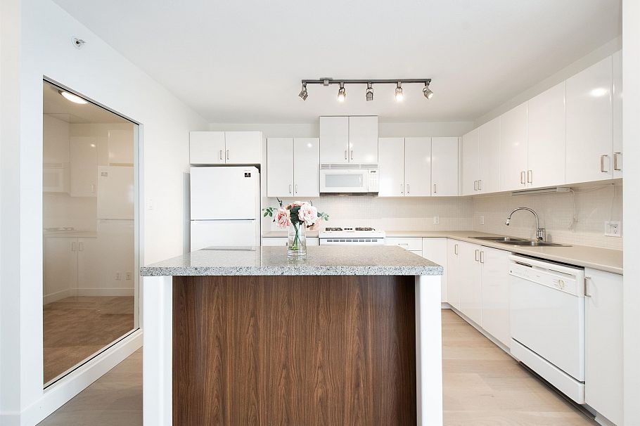 712 175 W 1st Street North Vancouver, BC - 12