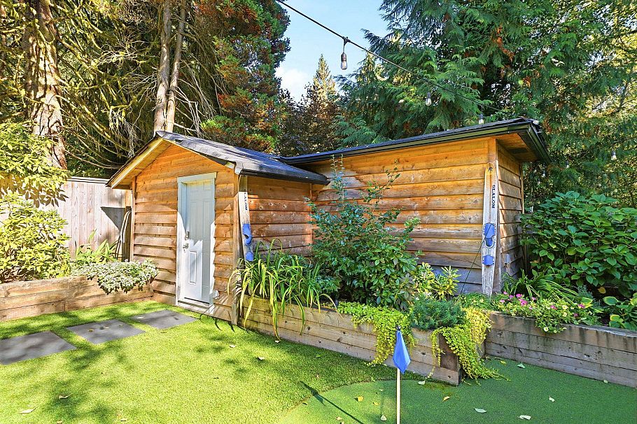 1720 Deep Cove Road North Vancouver, BC - 35