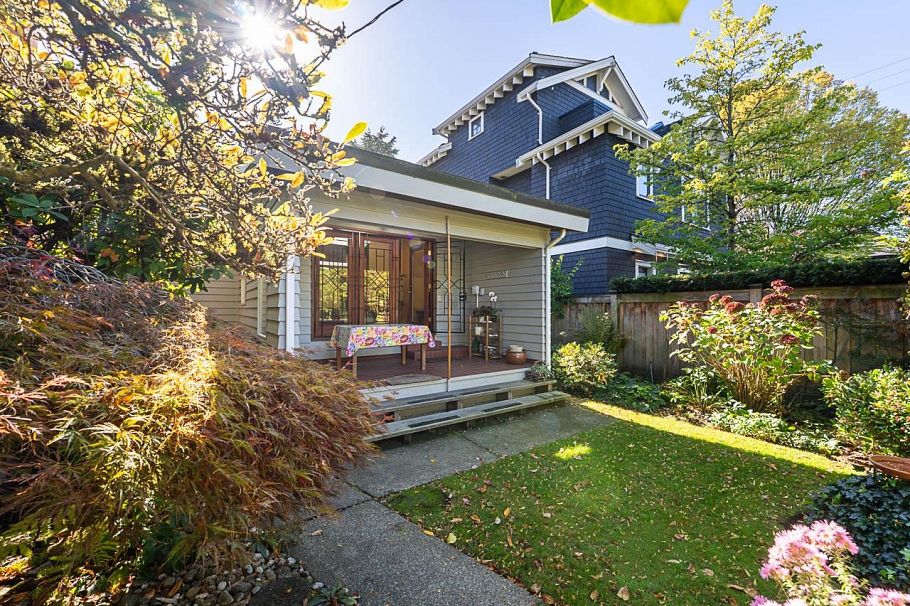 1881 Whyte Avenue Vancouver, BC - 30