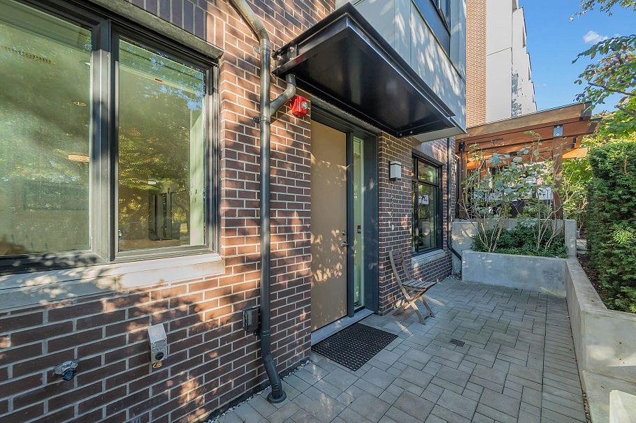 7637 Yukon Street Vancouver, BC - 4