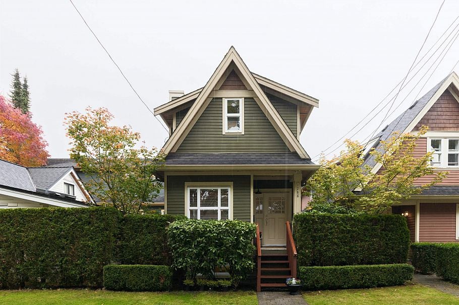 1288 E 24th Avenue Vancouver, BC - 1