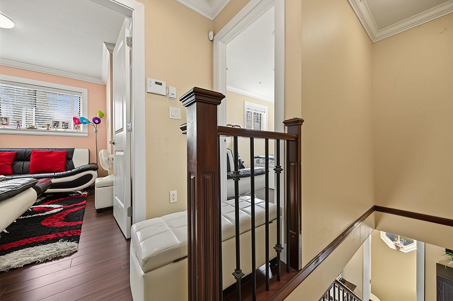 1124 E 12th Avenue Vancouver, BC - 18