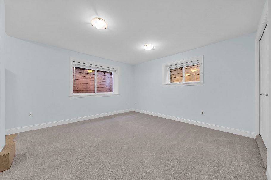 2411 George Street North Vancouver, BC - 29