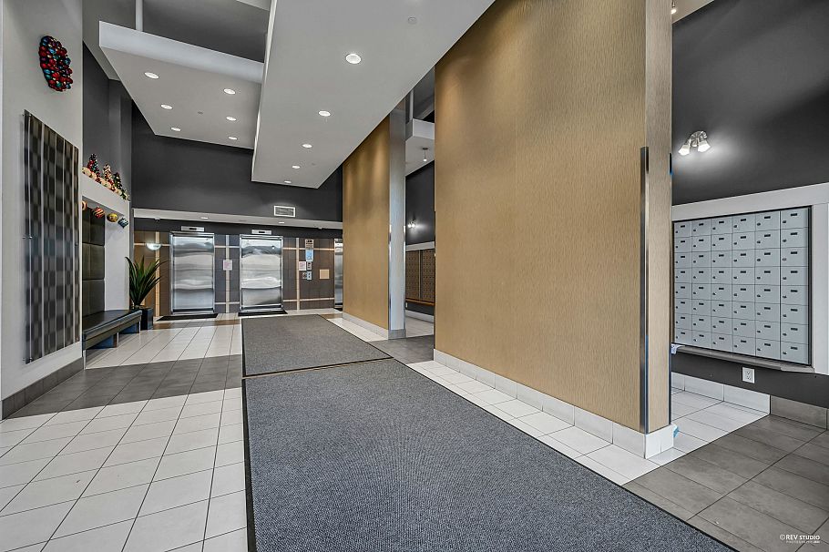 2702 5380 Oben Street Vancouver, BC - 2