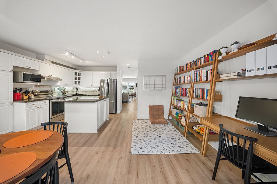 18 222 E 5th Street North Vancouver, BC - 12