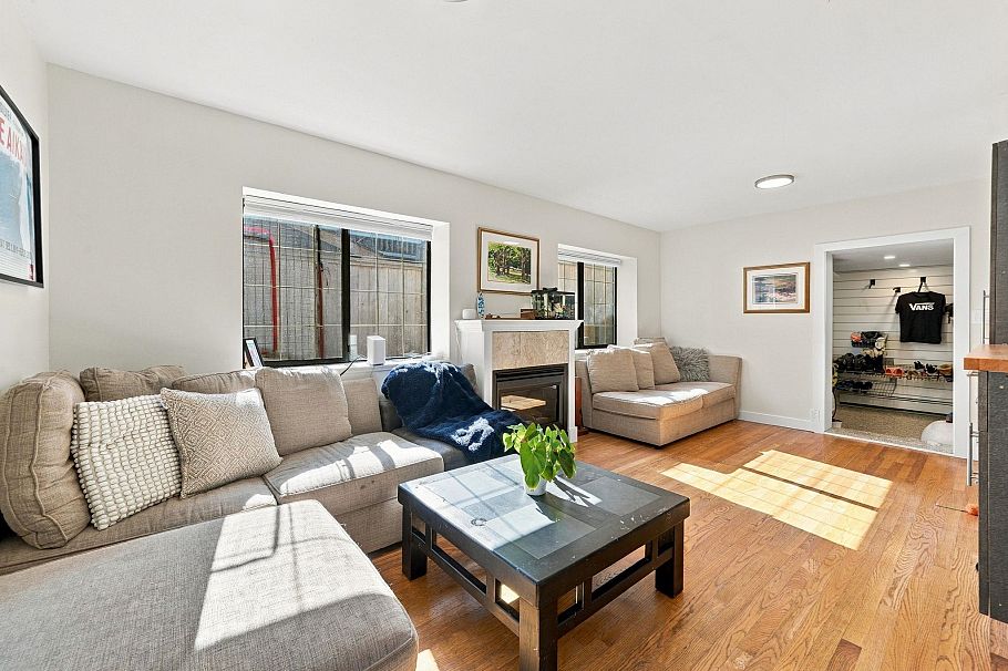 1720 Deep Cove Road North Vancouver, BC - 21