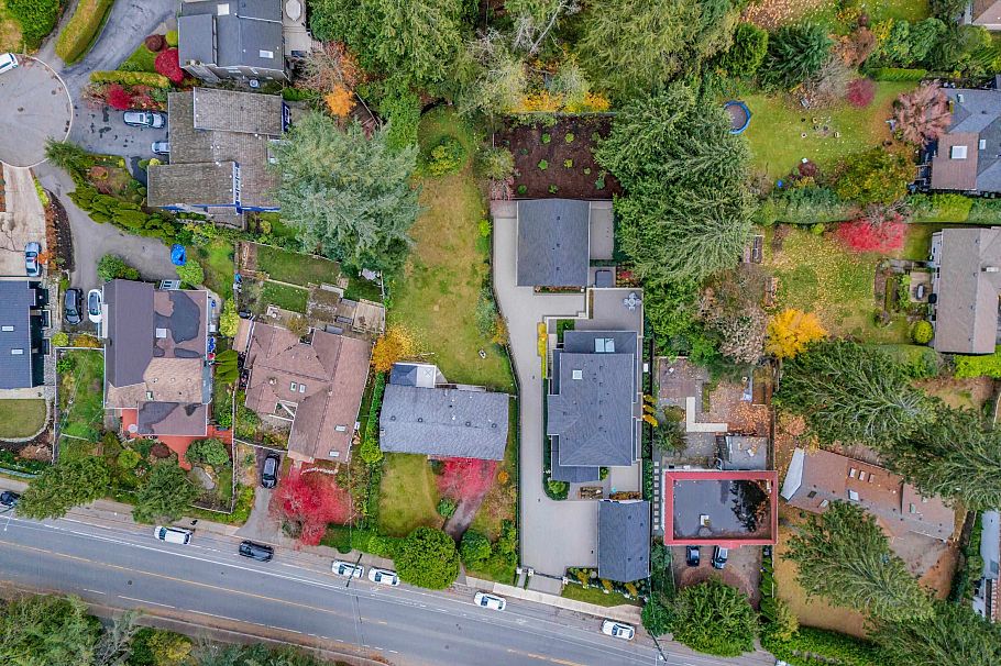 4578 Capilano Road North Vancouver, BC - 23