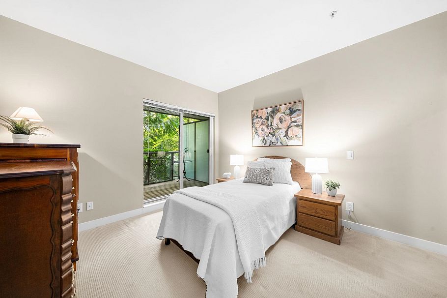 208 188 W 29 Street North Vancouver, BC - 23