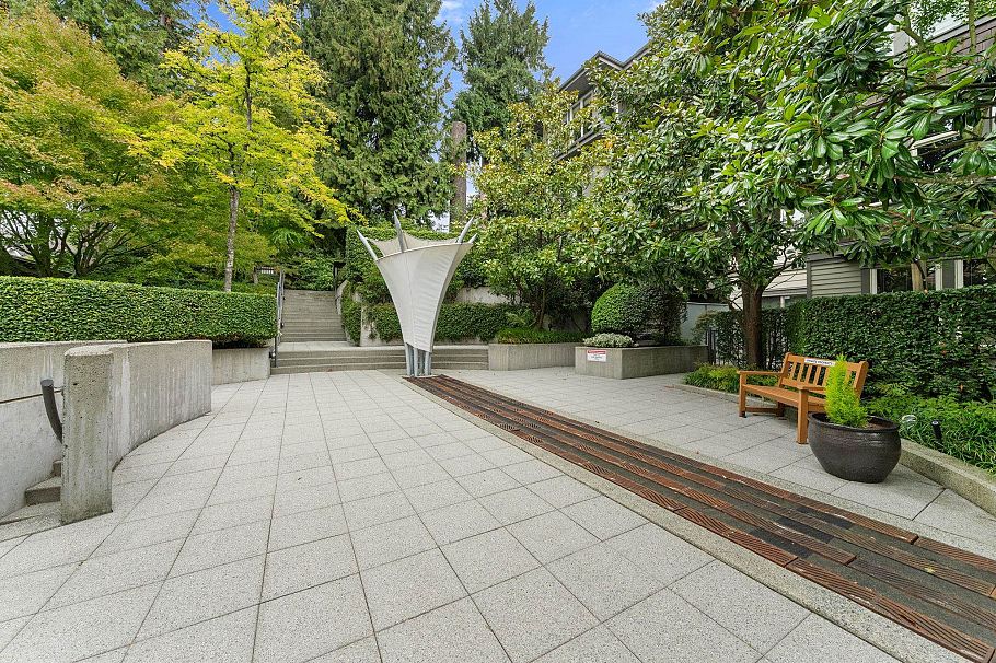 208 188 W 29 Street North Vancouver, BC - 4