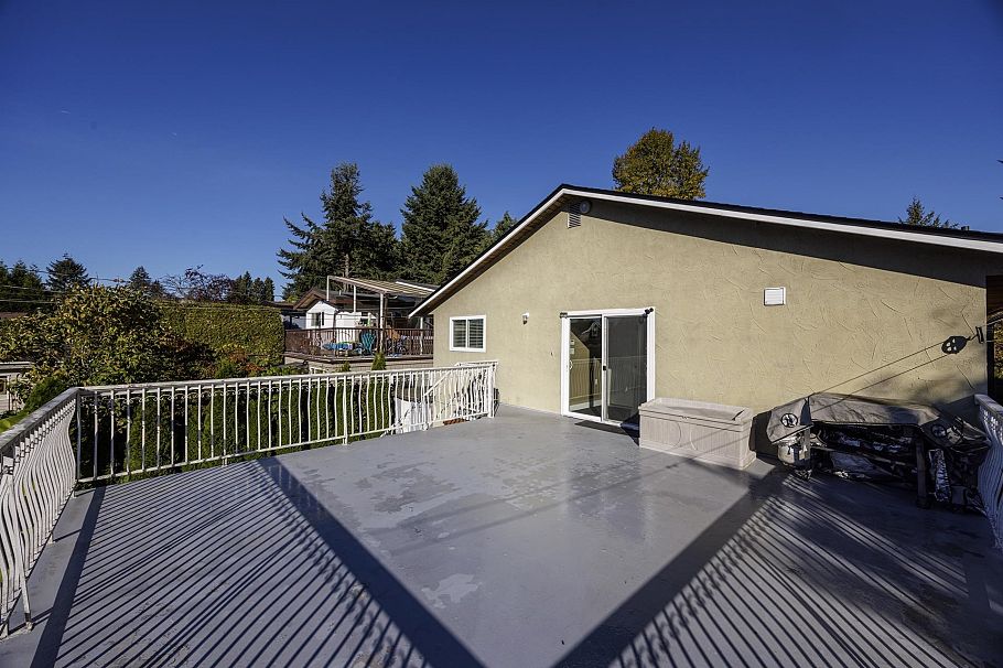 741 E 18th Street North Vancouver, BC - 11