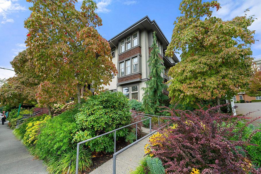 208 188 W 29 Street North Vancouver, BC - 2