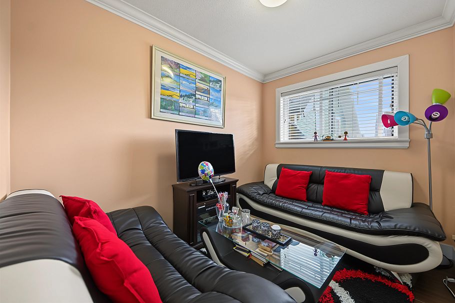 1124 E 12th Avenue Vancouver, BC - 27