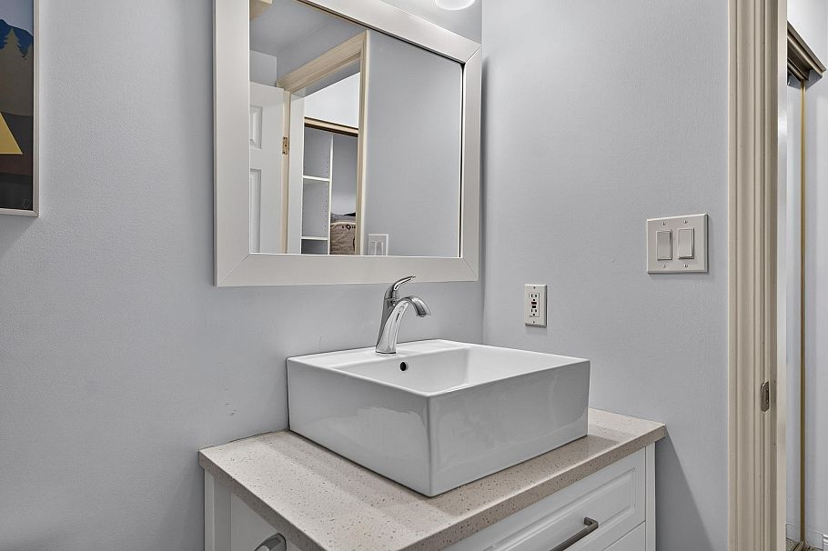 208 2288 W 12th Avenue Vancouver, BC - 26