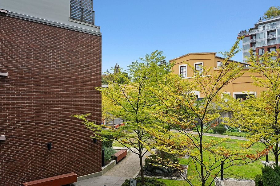 256 250 E 6th Avenue Vancouver, BC - 30