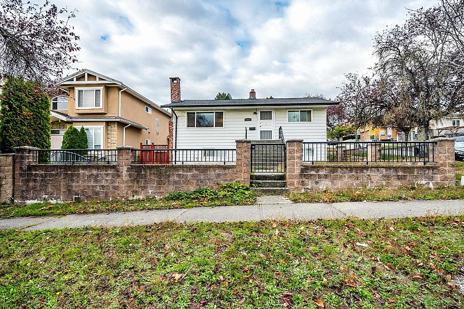 1791 E 64th Avenue Vancouver, BC - 32