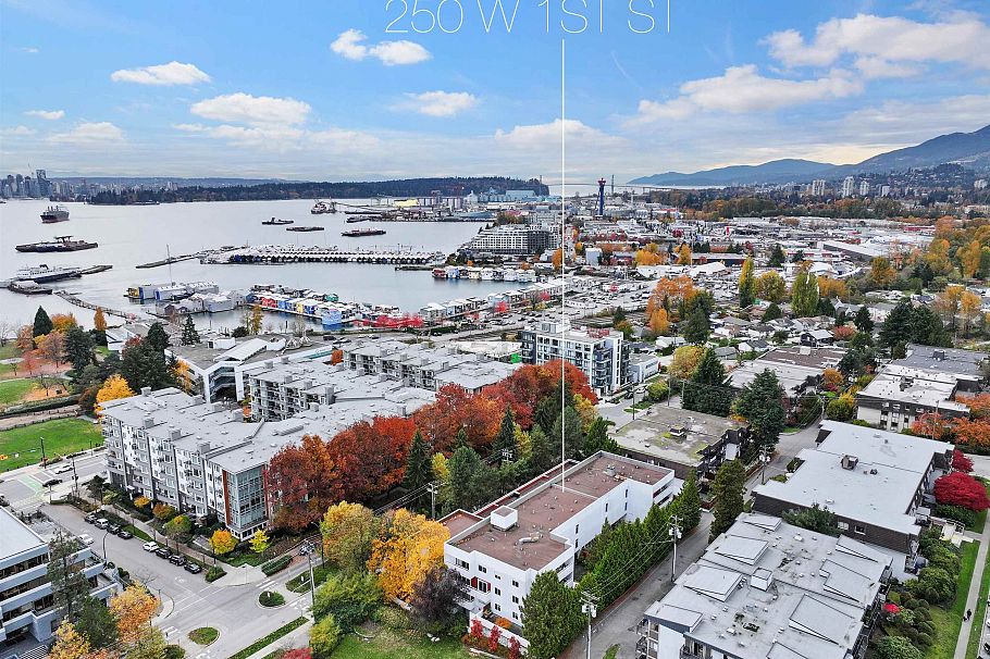 206 250 W 1st Street North Vancouver, BC - 18