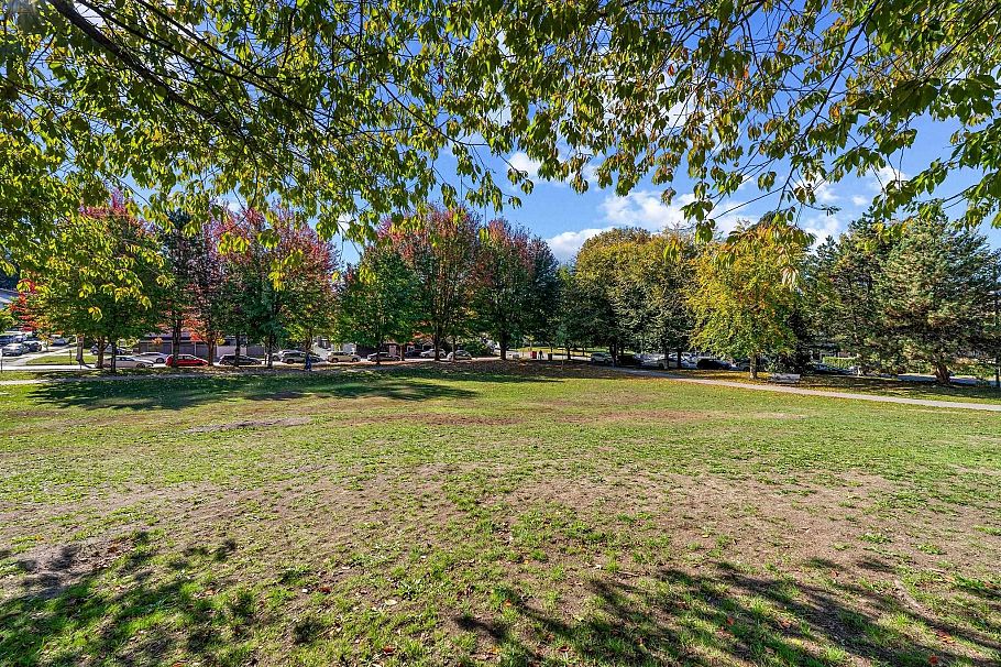 220 3663 Crowley Drive Vancouver, BC - 29