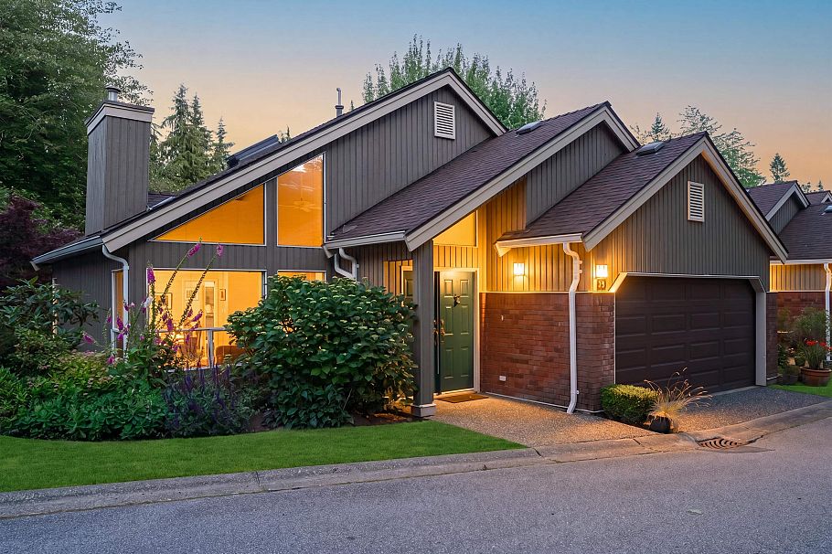 29 4055 Indian River Drive North Vancouver, BC - 25