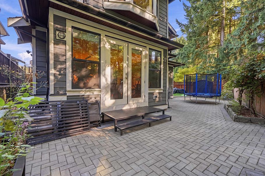 631 W 24th Close North Vancouver, BC - 40