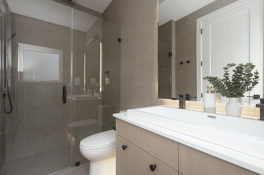 1 1376 E 11th Avenue Vancouver, BC - 14
