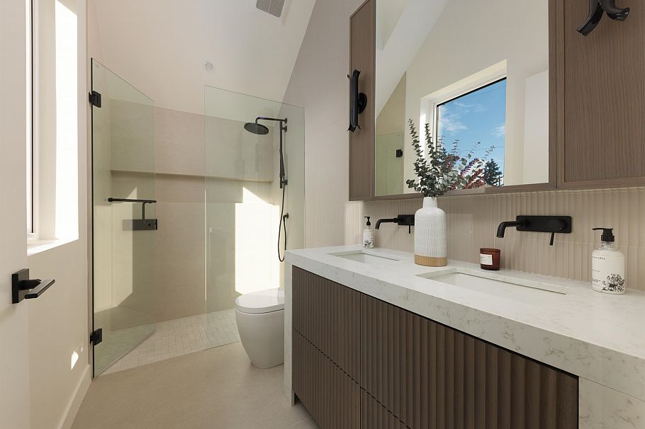 1 141 E 22nd Avenue Vancouver, BC - 22