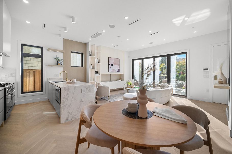 411 W 19th Avenue Vancouver, BC - 4
