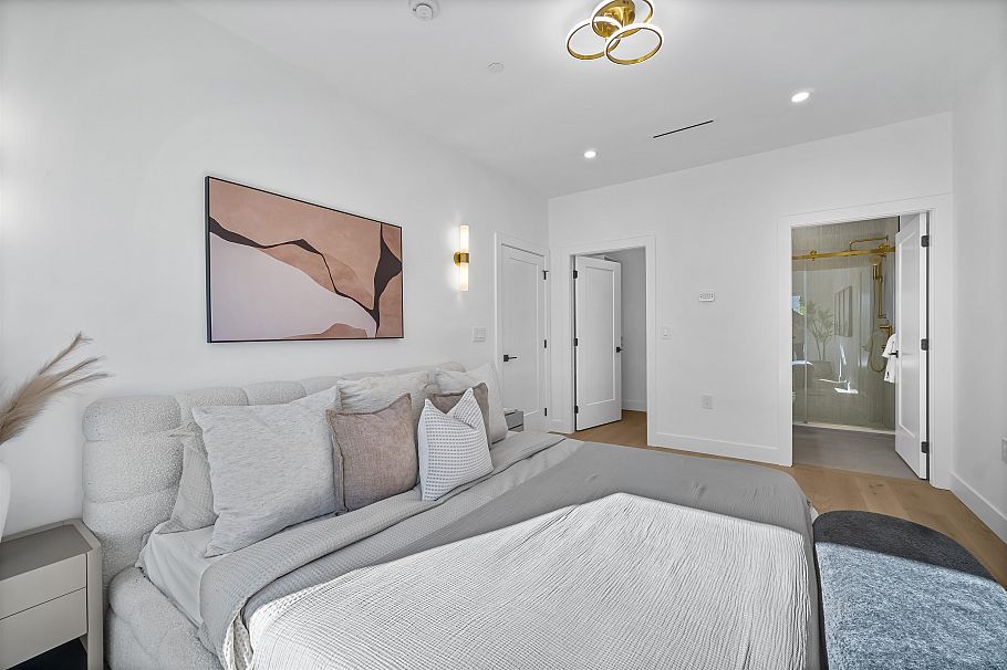 2 2710 Kitchener Street Vancouver, BC - 17