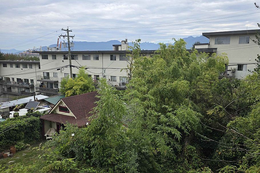 2153 Franklin Street Vancouver, BC - 2