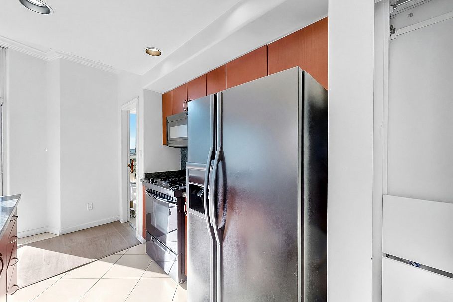 3803 1111 W Pender Street Vancouver, BC - 8