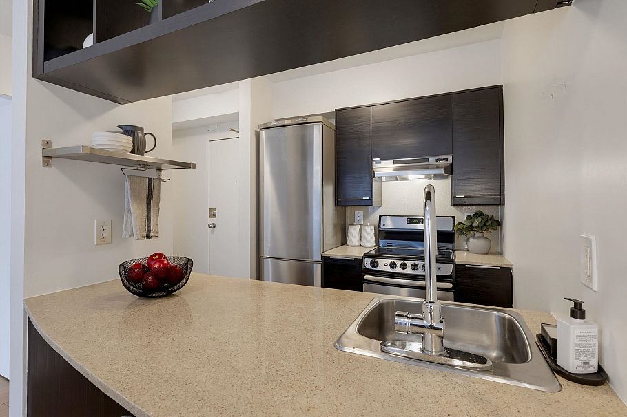 106 33 N Templeton Drive Vancouver, BC - 12